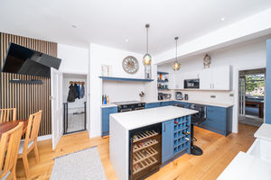 BREAKFAST KITCHEN- click for photo gallery